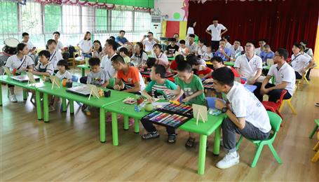 冶建青年走進(jìn)兒童福利院，帶去愛的“綠動”