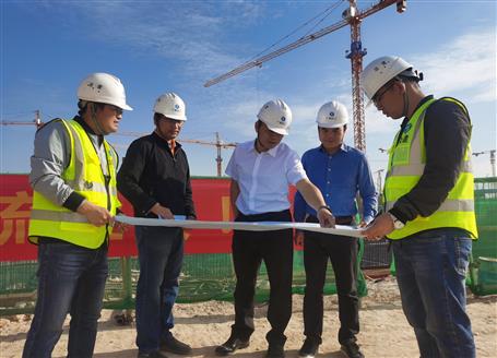 【奮戰(zhàn)80天·沖刺四季度】阮仁勝到欽州超薄玻璃基板深加工項目調研指導