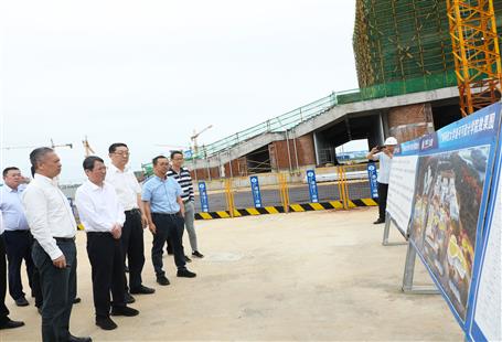 柳州市委書(shū)記吳煒、市長(zhǎng)張壯到第十二分公司項(xiàng)目調(diào)研指導(dǎo)