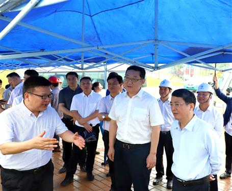 柳州市委書記吳煒、市長張壯到公司項目調(diào)研指導