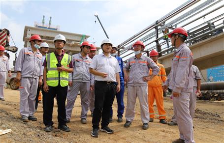 蒙勝益參加魚(yú)峰水泥技改項(xiàng)目推進(jìn)協(xié)調(diào)專(zhuān)題會(huì)