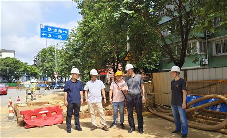 何勇到基礎分公司項目調(diào)研指導